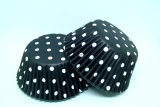 Papírové košíčky na muffiny - černé s puntíky 48 ks