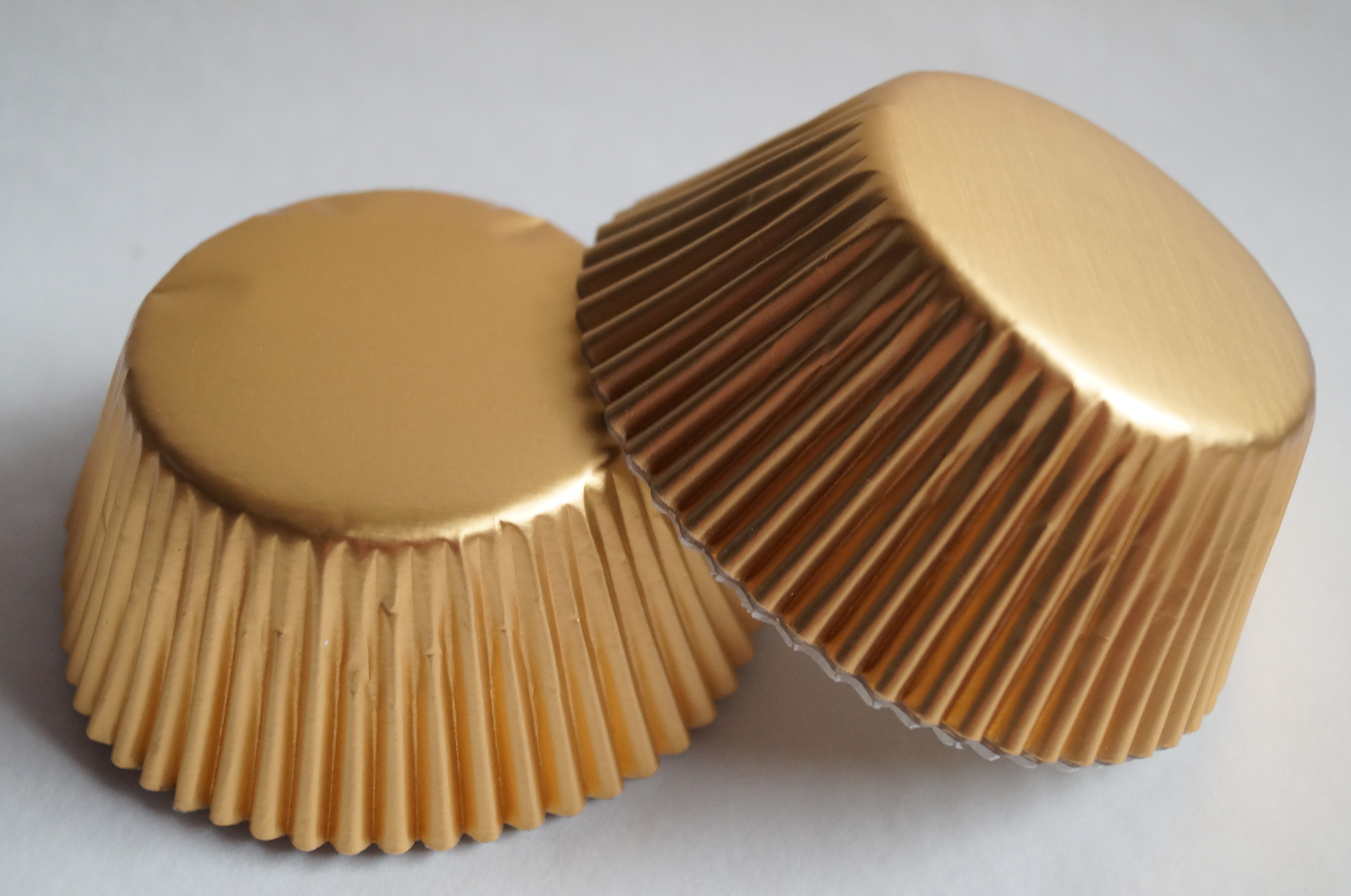 Papírové košíčky na muffiny - zlaté 48 ks